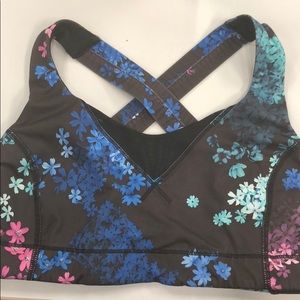 Lululemon sport bra size 6